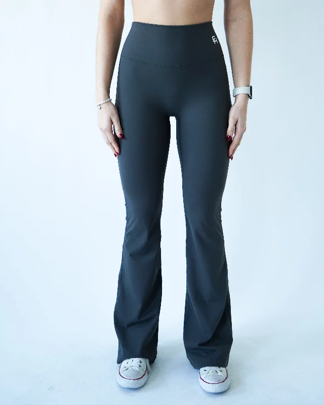 Performance Flare Leggings - Iron