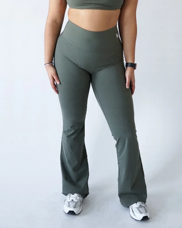 Performance Flare Leggings - Olive